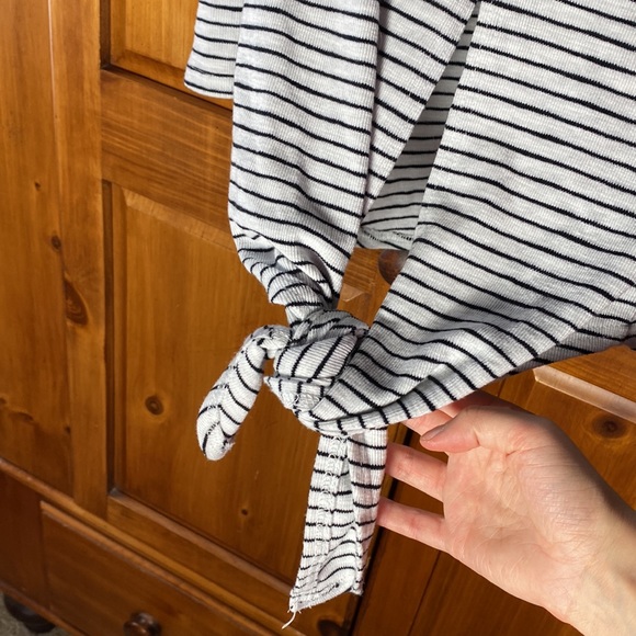 Code X Mode Black and White Striped Shirt With Tie On Back - Picture 3 of 4